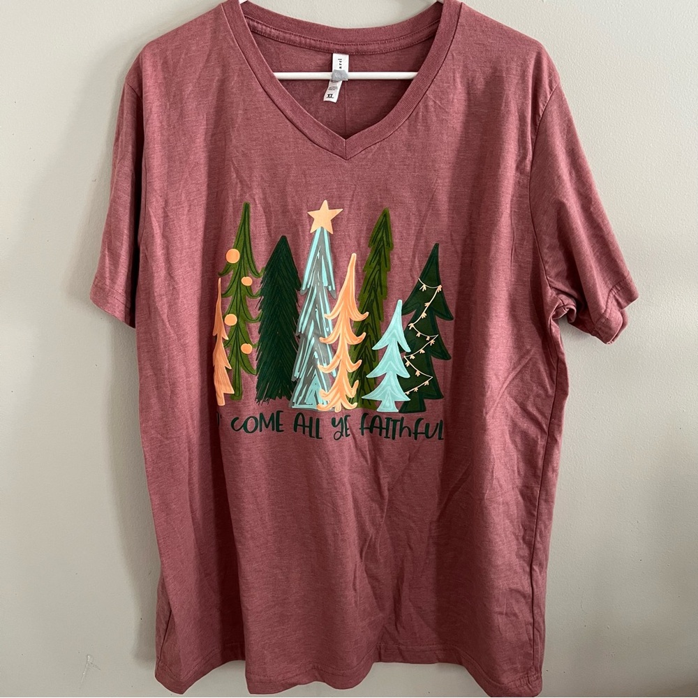 Festive mauve Holiday T-Shirt